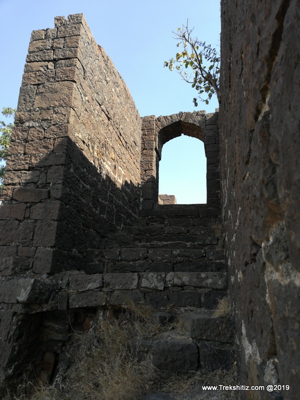 Manjarsubha Fort, Rare side Entrance gate